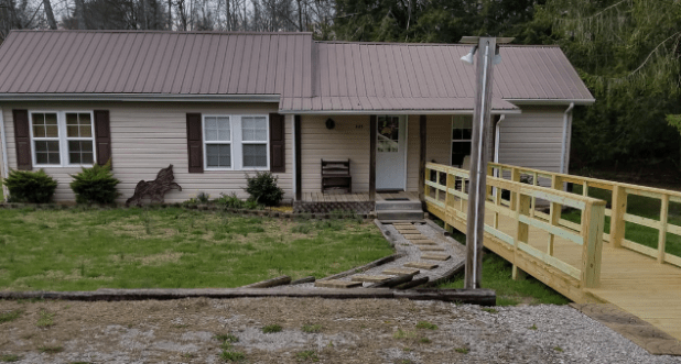 Jo’s Place Overnight – A Tennessee Vacation Cabin on RentTennesseeCabins.com.