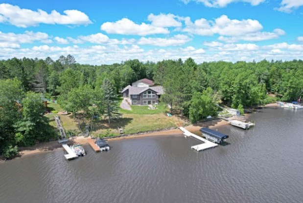 Escape to the serene beauty of northern Wisconsin at Minnohawk Lodge on Lake Nokomis, a premier vacation rental designed to create unforgettable&nbsp;memories.