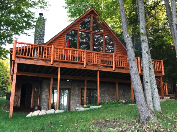 Wildwood Lake Dutton Ranch Attracts 98 Direct Booking Inquiries in 2024 via RentMichiganCabins.com.