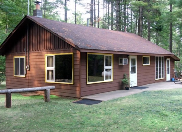 A1 Gypsy Villa Resort: Island Time on Wisconsin’s Eagle River Chain. A RentWisconsinCabins.com Listing Partner Since&nbsp;2012!