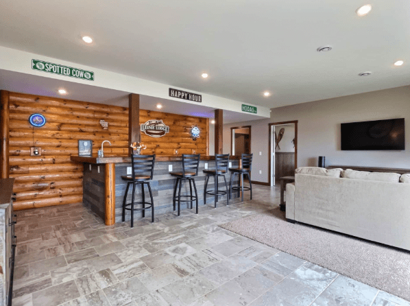 Minnohawk Lodge: Lake Nokomis Luxury with a 1,600‑Sq‑Ft Sports Barn. Listing on RentWisconsinCabins.com Since&nbsp;2022!