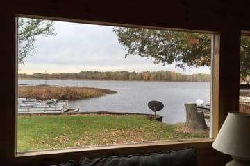 Ron's Quality Waterfront Cottages — Loon's Nest