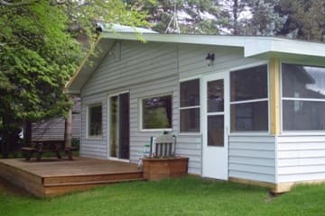 Ron's Quality Waterfront Cottages — The Cove Cottage