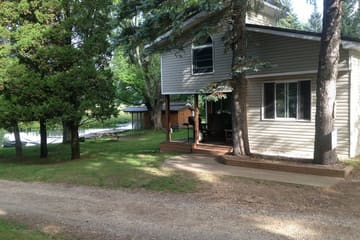 Ron's Quality Waterfront Cottages — The Loft