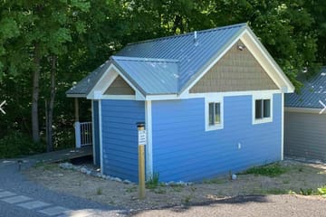 Winding Creek Cabins — Blue Cabin
