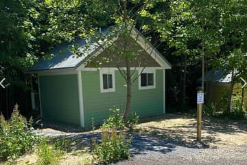 Winding Creek Cabins — Green Cabin