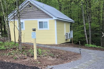 Winding Creek Cabins — Yellow Cabin
