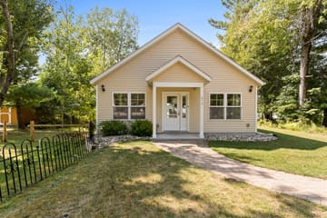 Scott Lakes Properties — Sunset Shores Lake House