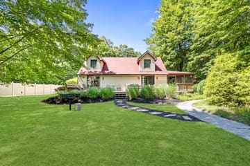 Scott Lakes Properties — Upper Scott Lake Retreat