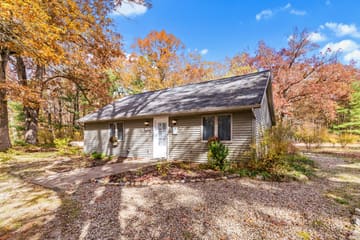 Scott Lakes Properties — Woodland Pines Cottage