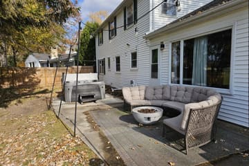 Doorway Travel — Theatre Room, Firepit, Grill, Waffle Bar, Pets