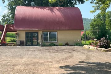 Quiet Valley Cabins — The Lodge