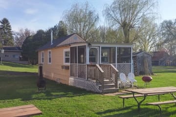 McIntyre's Resort — Rustic Cabin 1