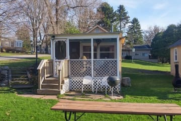 McIntyre's Resort — Rustic Cabin 2