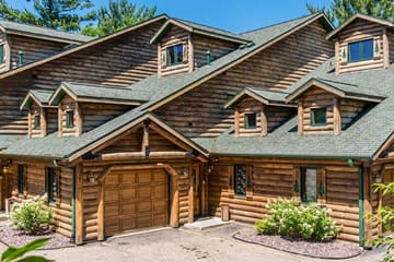 Log Gables Luxury Vacation Rentals — Lake Front Townhouses
