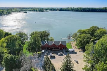 DoorCo Vacations — Little Green Lodge