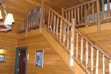 Whispering Pine Lodge — Whitetail