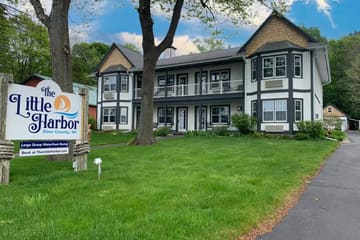 DoorCo Vacations — The Little Harbor