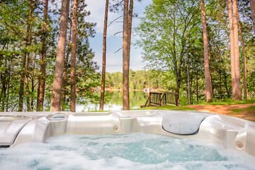 DoorCo Vacations — Little Hills Cabin