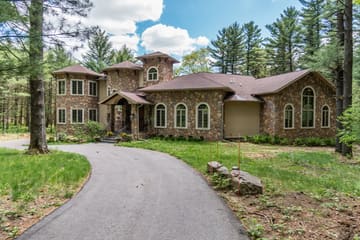 Log Gables Luxury Vacation Rentals — Deer Run Estate