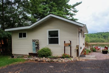 Sand County Vacation Rentals — Bird House Cottage