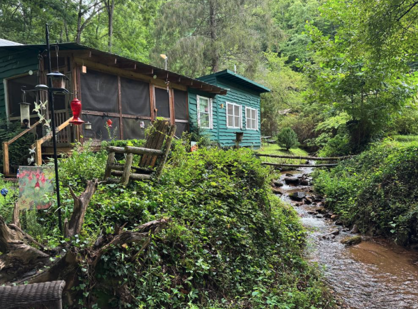 Creekside Mornings and Blue Ridge Adventures at Moose Creek Cabin in Sylva, North Carolina. Now Taking Direct Bookings at RentNorthCarolinaCabins.com!